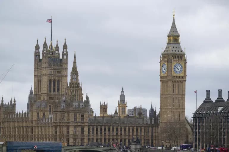 Xildhibaano Britain ah oo  ku baaqay in la mamnuuco hubka laga iibiyo Israel
