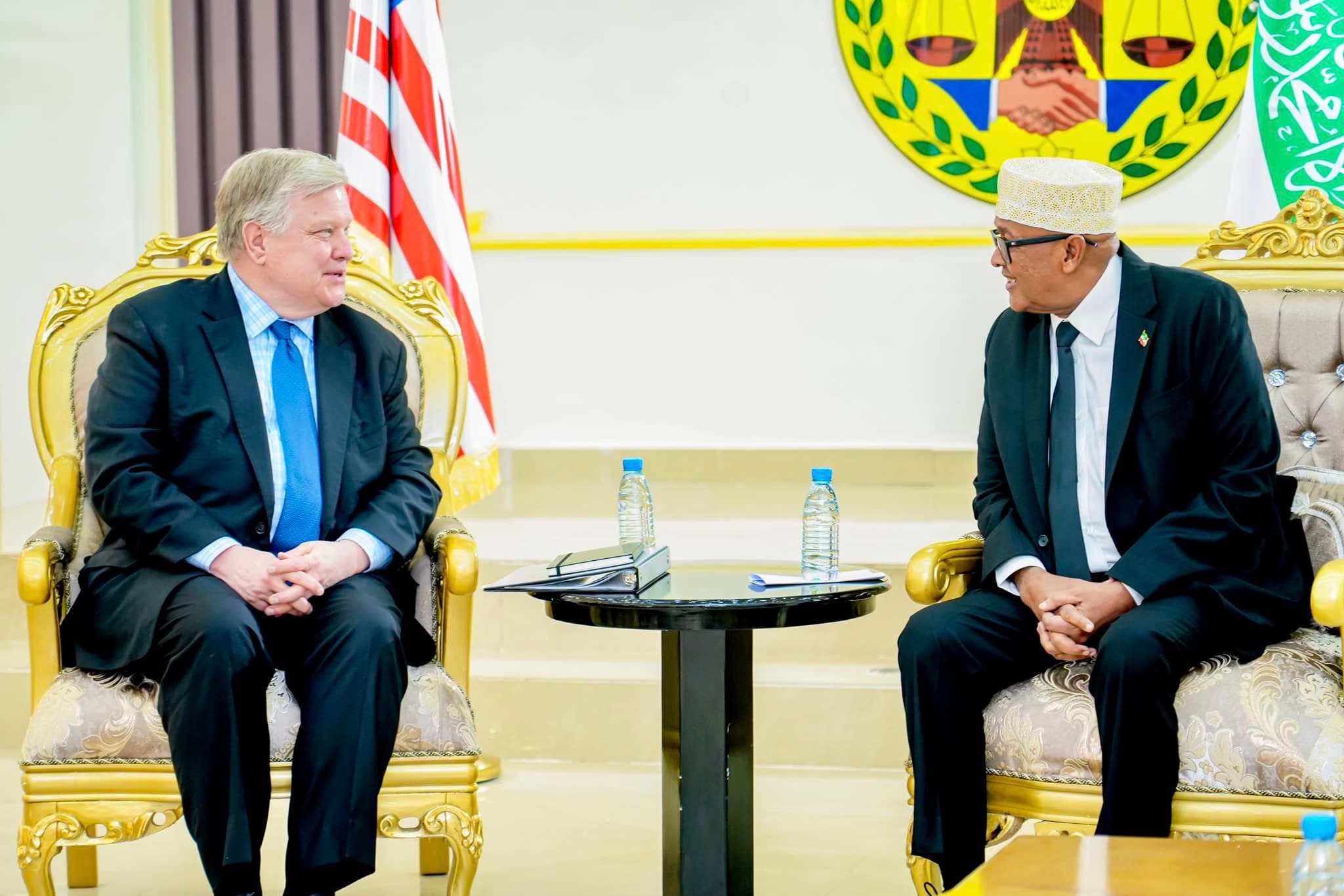 Cirro oo ku baaqay in madaxweynaha Mareykanka la siiyo biladda Nabadda Nobel.