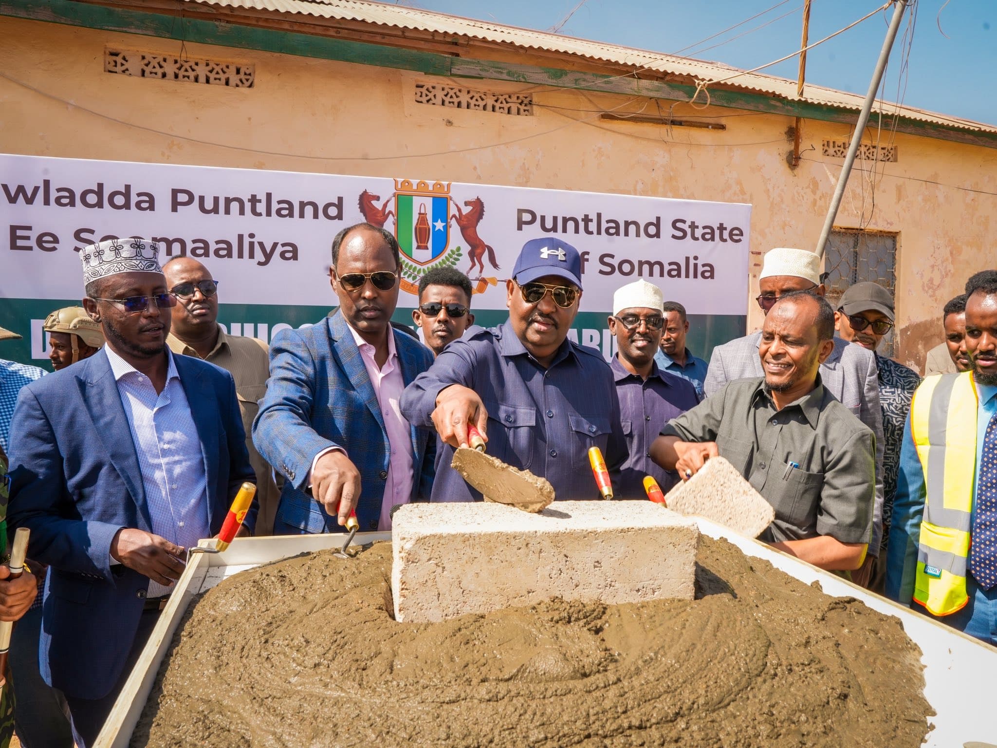 Deni oo dhagax dhigay xarunta garsoorka gobolka Mudug