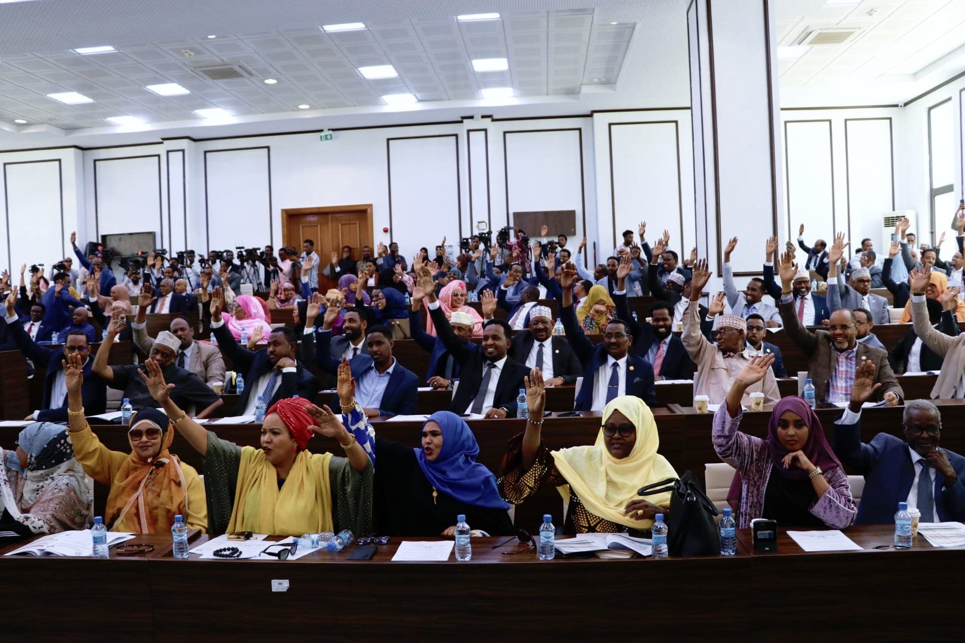 Mushaarka Xildhibaannada Baarlamaanka oo la kordhiyay 50%