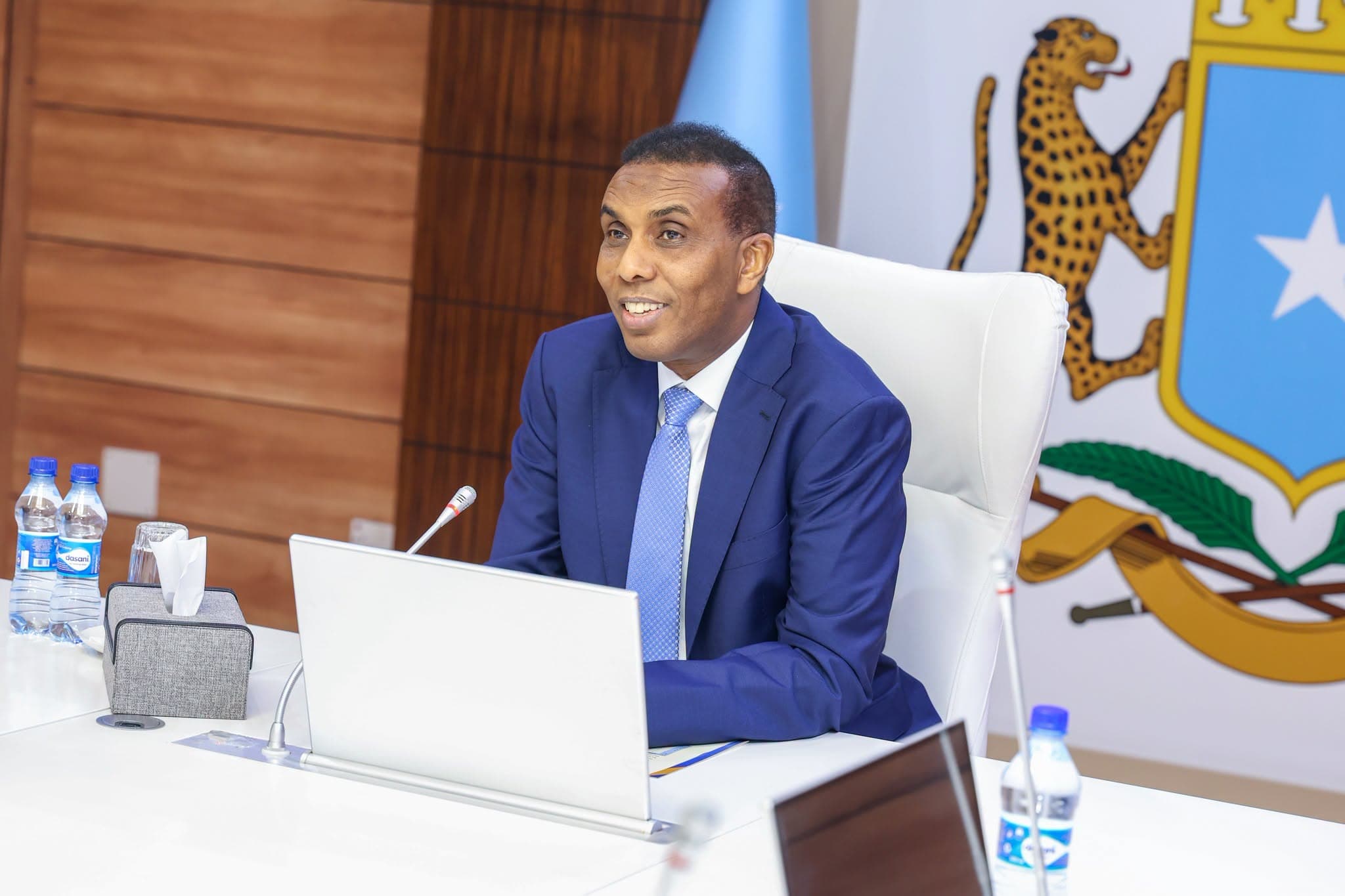 Ra’iisul Wasaare Xamsa oo amar ku bixiyay in hubka laga xakameeyo waddooyinka Muqdisho