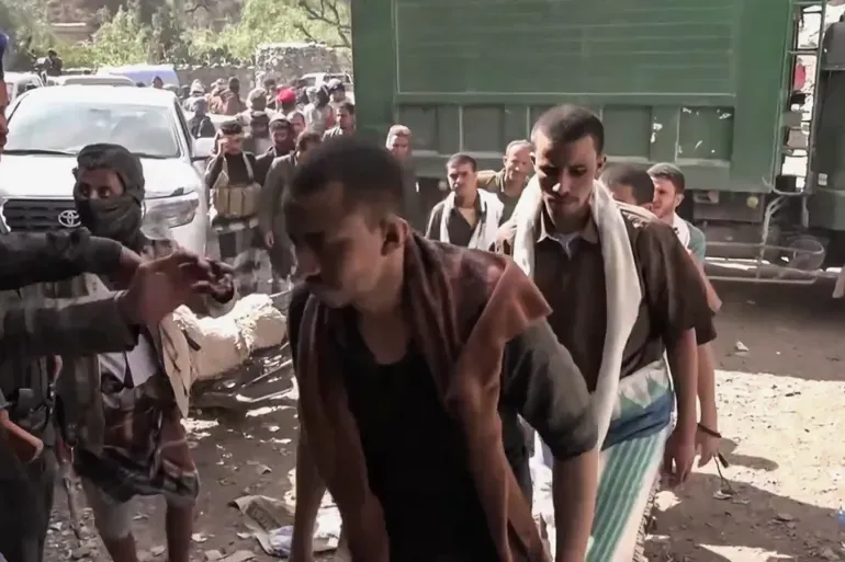 Xuutiyiinta oo sii daayay 113 maxbuus oo ka tirsanaa ciidamada dowladda