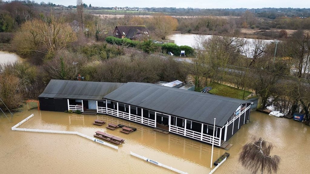 Daawo: UK oo wajaheysa daadad xoog badan