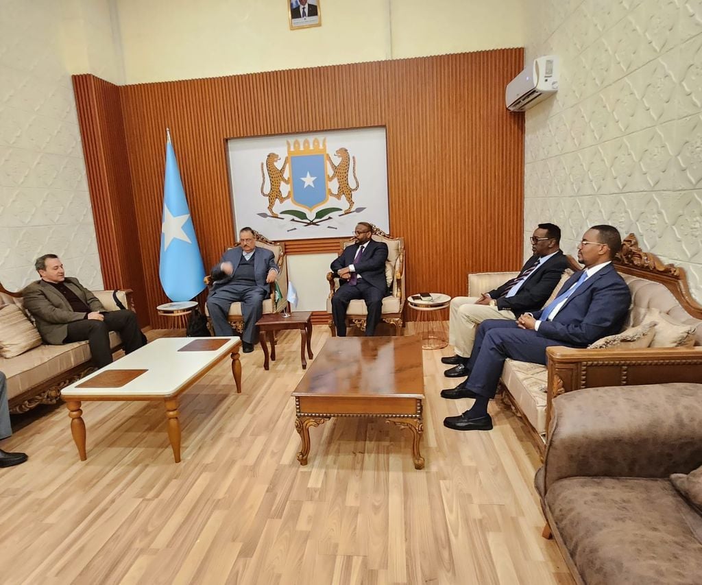 Jaamacadda Carabta oo wafdi heer sare ah usoo dirtay Soomaaliya