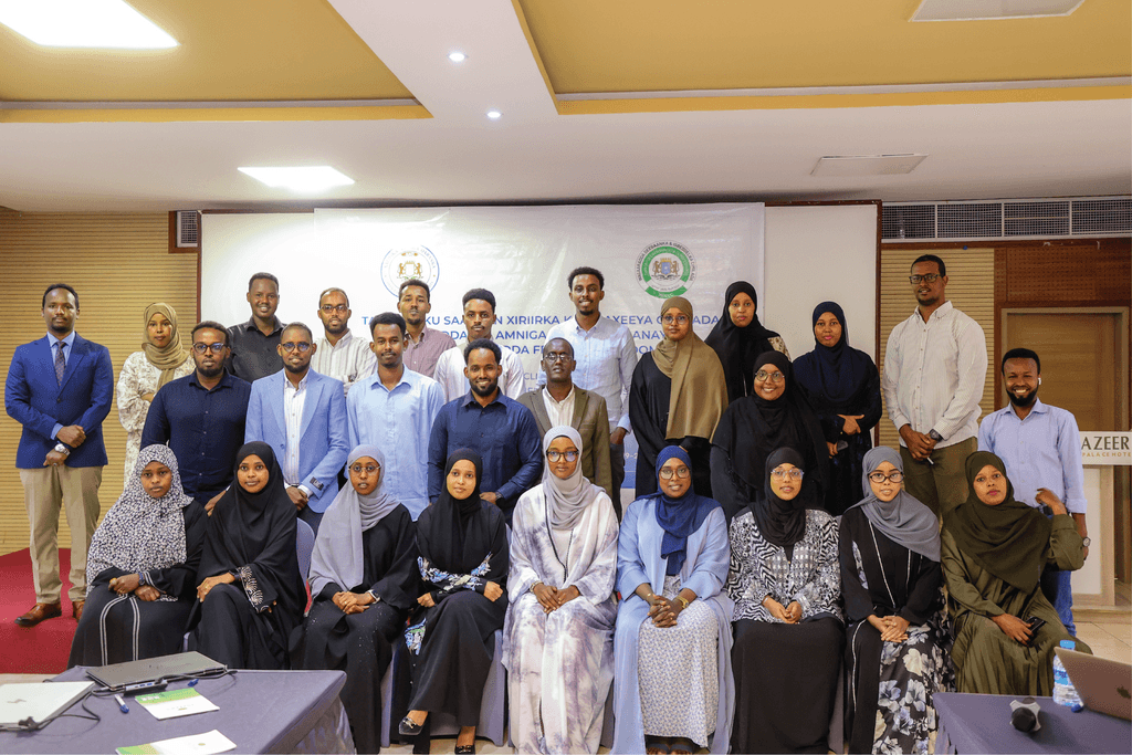 Hay’adaha Dowladda oo tababar wadajir ah oo ku saabsan Isbeddelka Cimilada iyo Amniga loo qabtay.