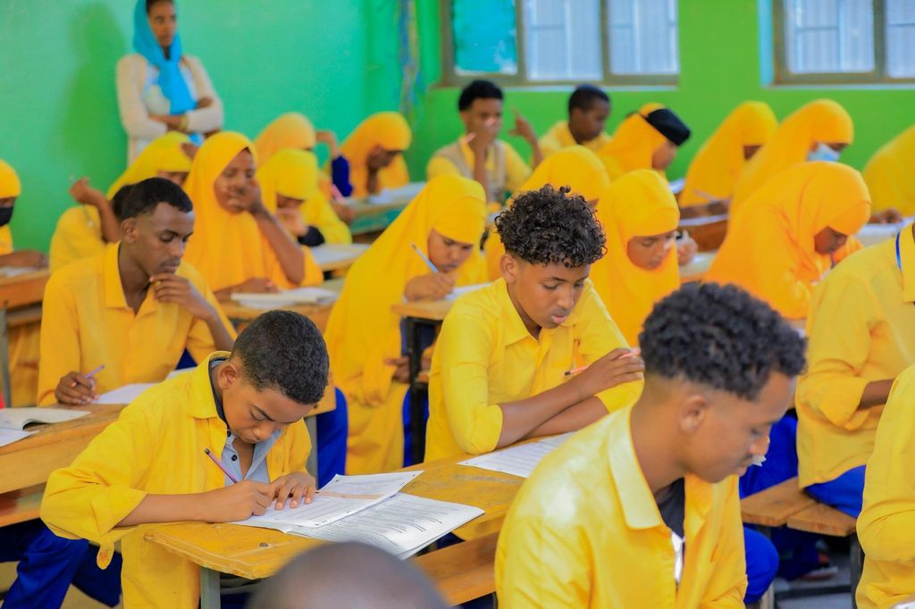 in ka badan 35,000 Arday Oo U Fadhiistay Imtixaanka Fasalka 8aad ee DDS