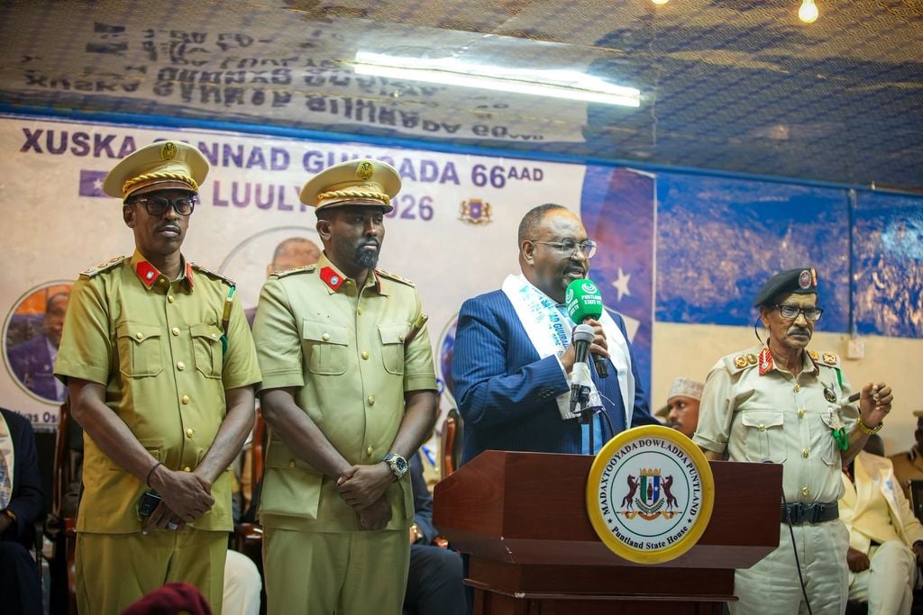 Deni oo ka jawaabay hadalkii Ra’iisul Wasaare Xamse Cabdi Barre