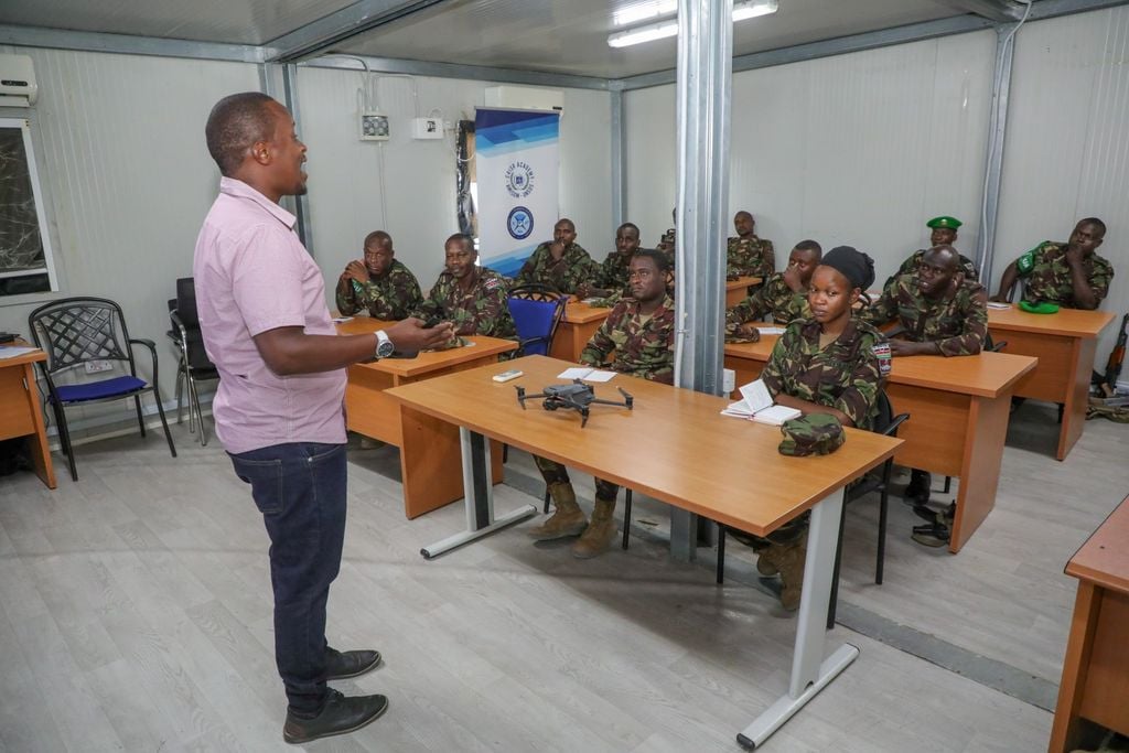 AUSSOM oo tababar diyaaradaha Drones-ka ah u furtay ciidamada Kenya