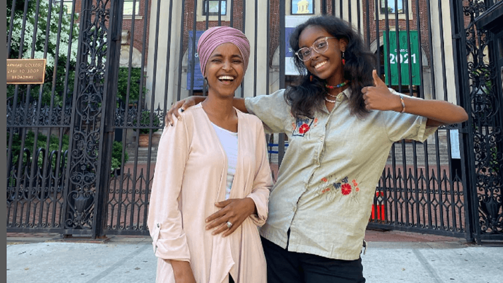 Gabadha Ilhaan Cumar oo Falastiin darteed ku weysay waxbarashadeedi