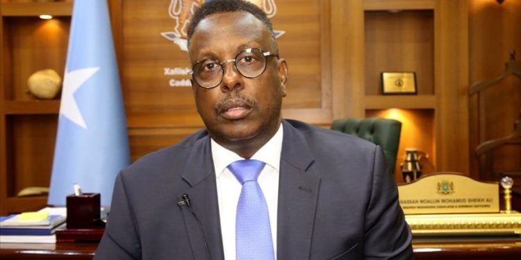 Wasiirka Caddaaladda oo shuruud ku xiray wada hadal dhaxmara Dowladda iyo AS