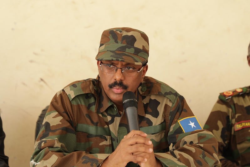Farmaajo oo difaacay in ciidanka ay furimaha kaga baxaan xeelad