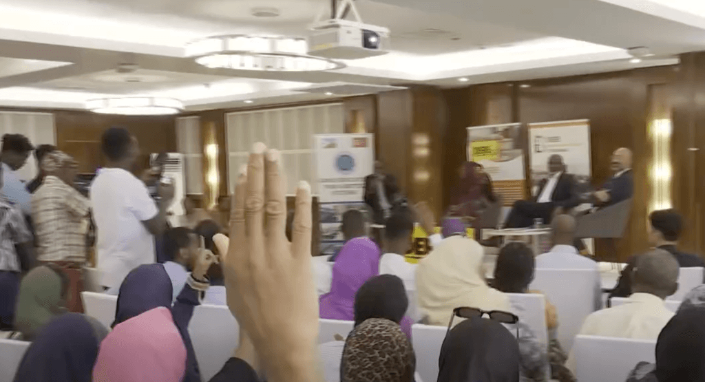 Jabuuti oo Dhalinyarada Ku Dhiirrigelinaysa Shaqo Abuurka.