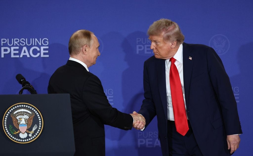 Trump iyo Putin oo ku Tilmaamay “Horumar” Kulankii Alaska