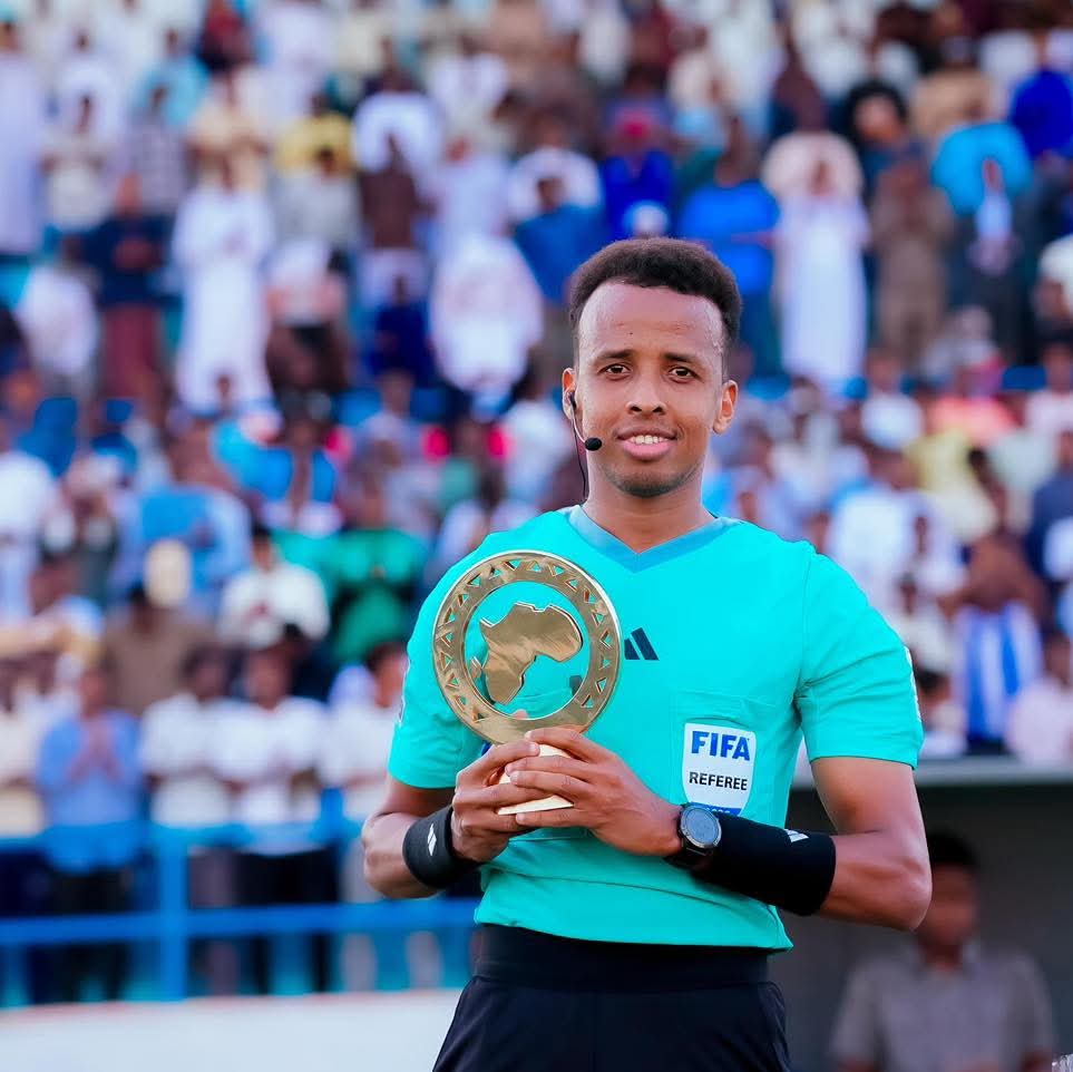 Muxuu Garsoore Cumar Cartan ka codsaday Madaxweyne Xasan Sheekh?