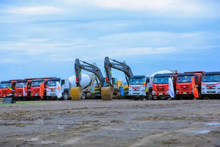 Itooboya oo Dhagax Dhigtay Waddo ay ku baxeyso 1.1Bilyan oo doollar