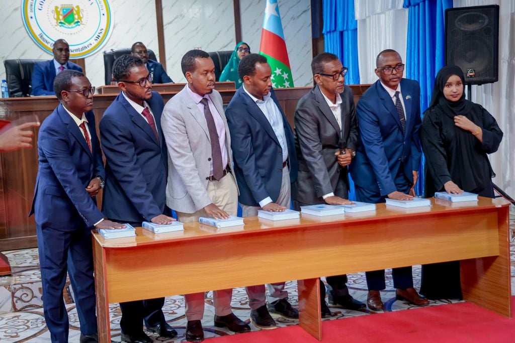 Golaha Wasiirrada Koonfur Galbeed oo helay kalsoonida Baarlamaanka