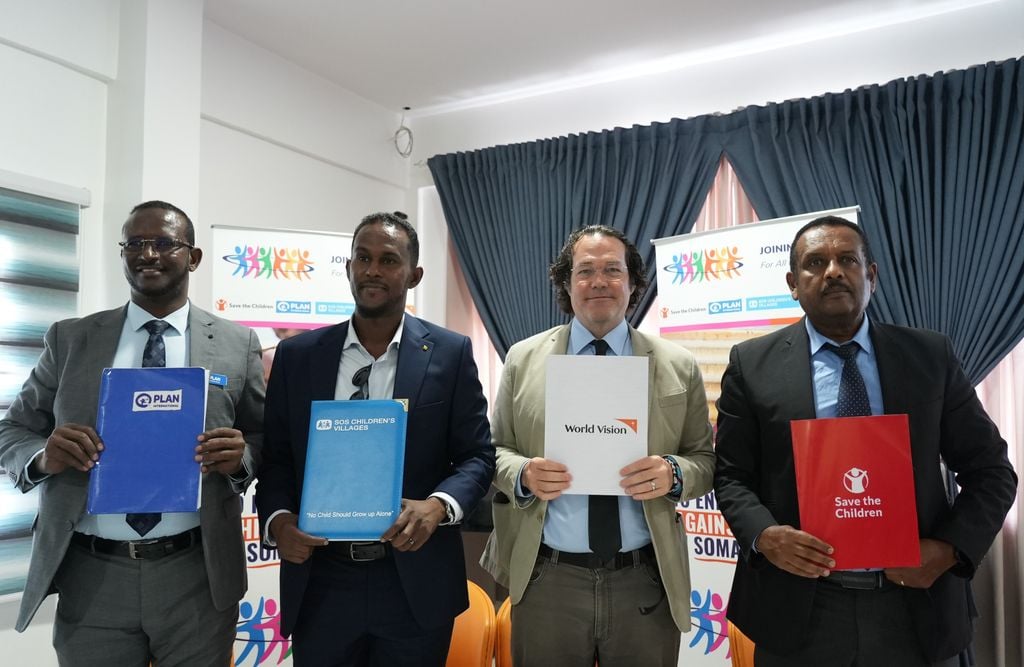 Carruurta Soomaaliyeed oo helay garab xoogan 