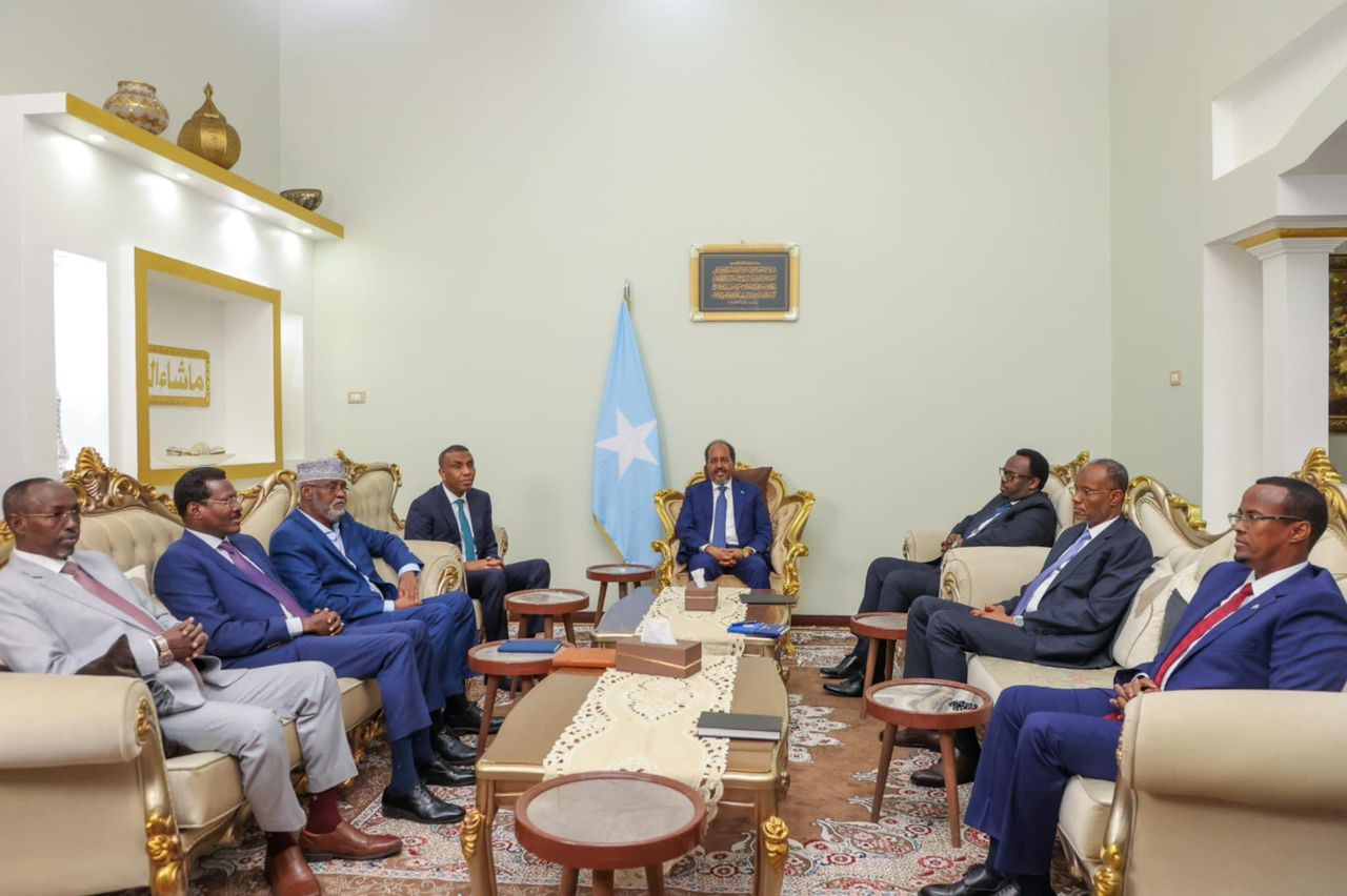 Shirka Golaha Wadatashiga Qaranka oo furmay iyo Deni oo weli maqan