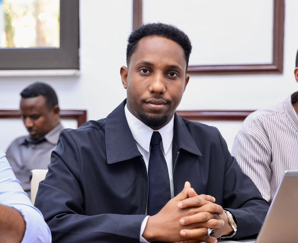 Duni Bilaa Xeer ah: Ku tumashada xeerarka Caalamiga ah ee Qarniga 21aad