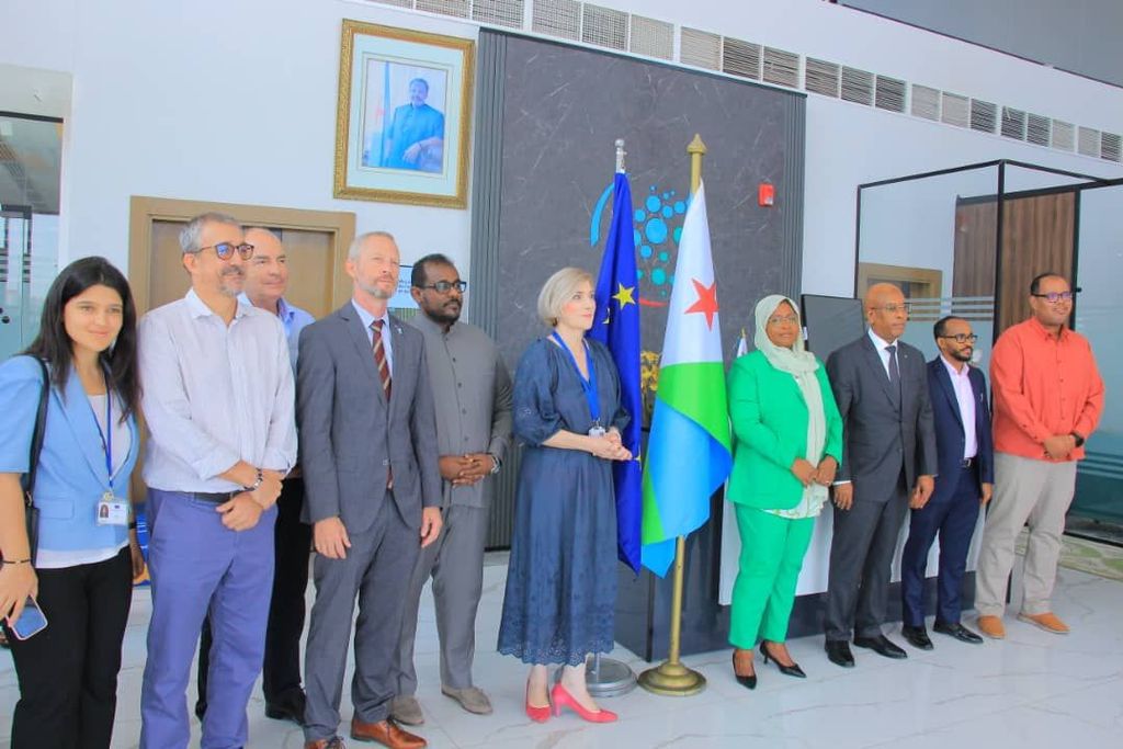 Jabuuti oo bilaawday mashruuc waxbarasho xirfadaha elektaroonigga.