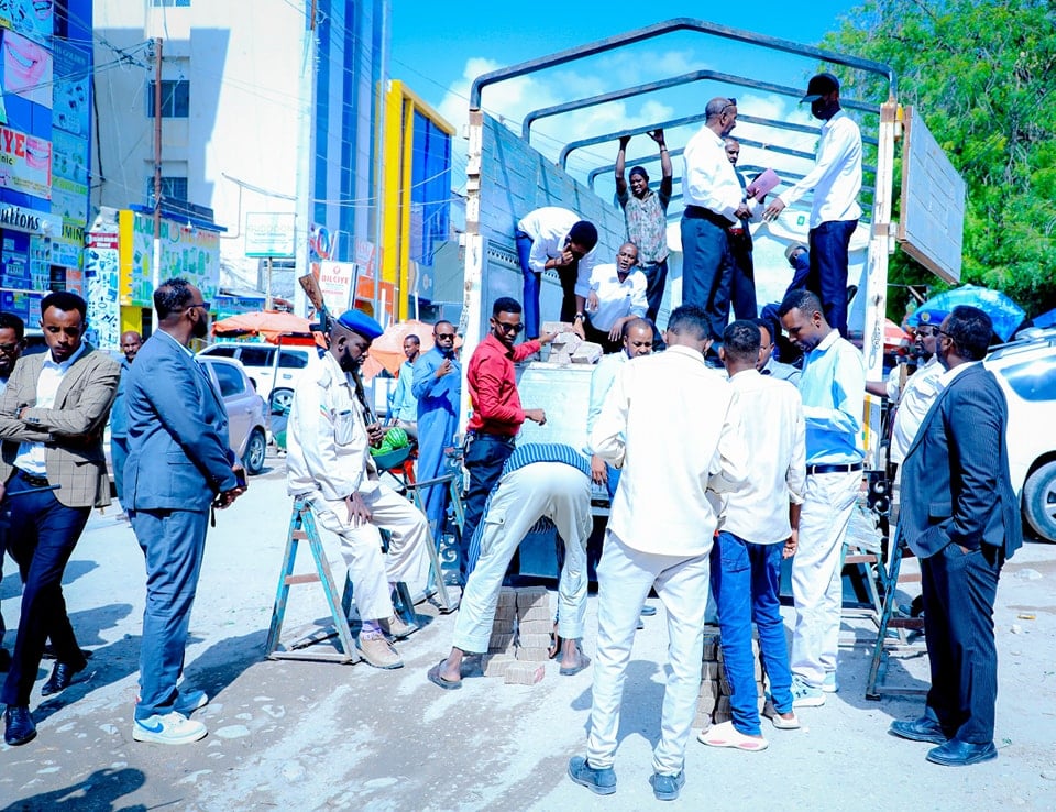 Somaliland oo kor u qaadeysa qiimaha shilinkeeda