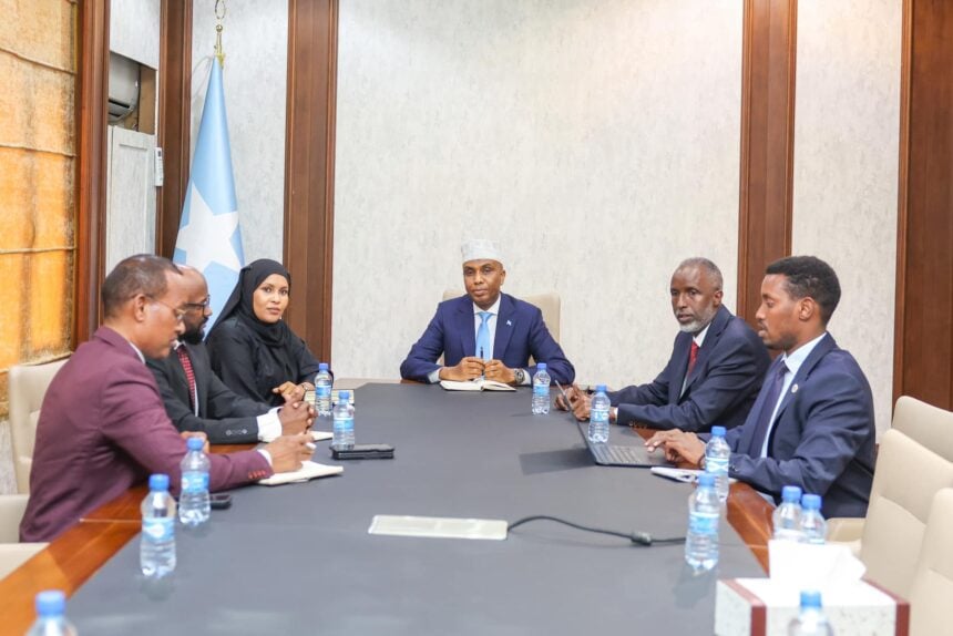 Dad looga shakisanyahay dilka mid ka mid ah shaqaalaha Hay’adda Duulista oo la xiray