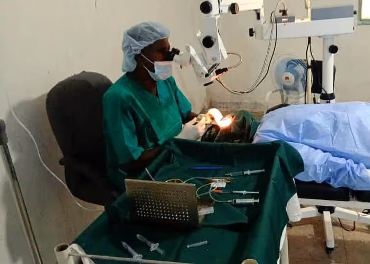 Dhakhaatiir Sacuudiyaan ah oo qaliimo lacag la'aan ah ka fulinaya Jigjiga