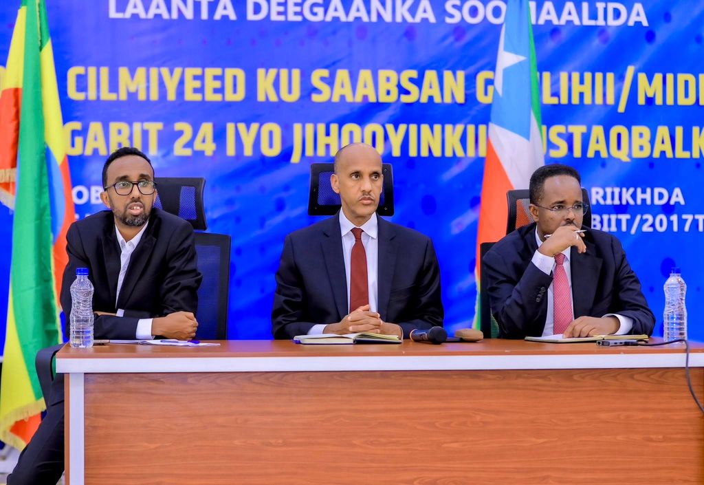 Falanqeynta Guulaha Dowlad deegaanka iyo Jihooyinka Mustaqbalka.