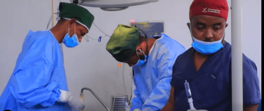 Yaa ka faa'iideysanaya qalliinnada bilaashka ah ee ay bilowday Dowladda Degaanka Soomaalida?