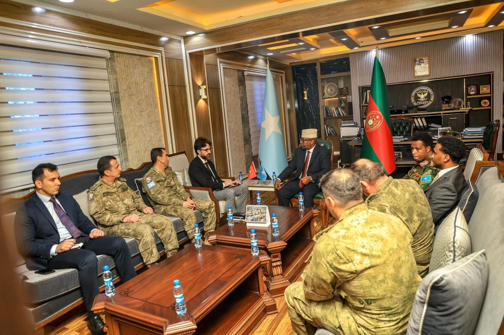 Soomaaliya iyo Turkiga oo ka wada hadlay xoojinta iskaashiga milatariga