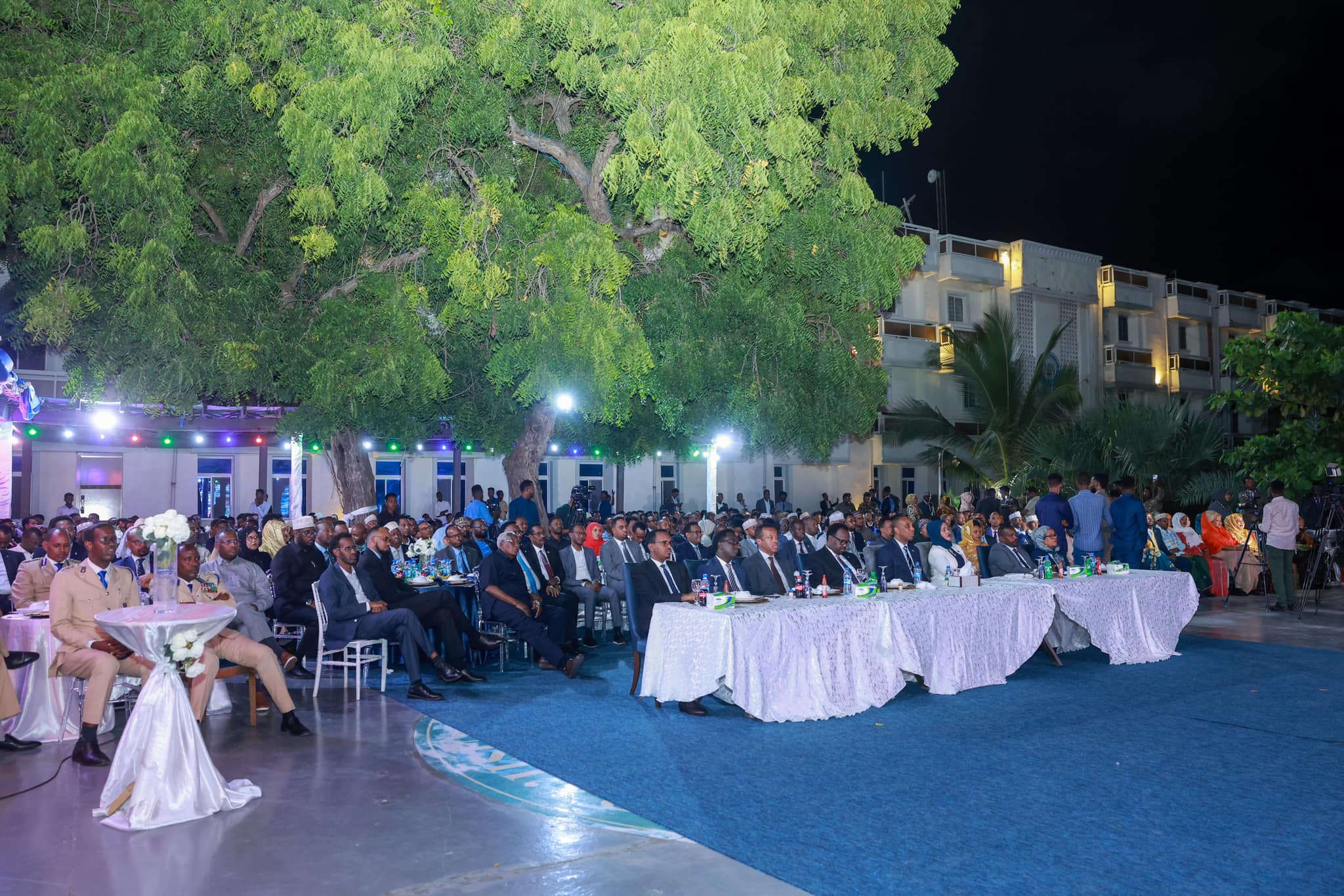 Maxay madaxda joogta  iyo kuwii hore ka dhaheen deyn cafinta?