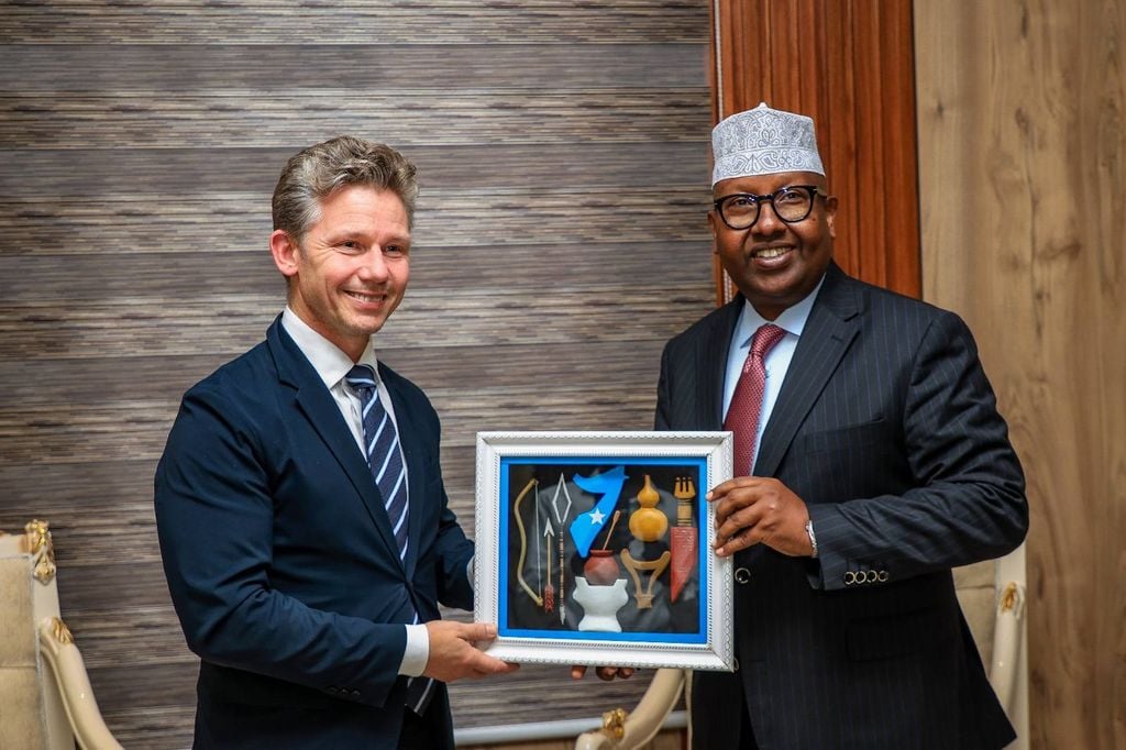 Wasiirka Gaashandhiga Sweden oo Muqdisho yimid.