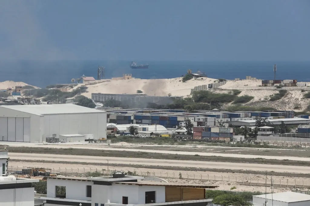 Hoobiyaal ah Ku Dhacay Agagaarka Garoonka Muqdisho iyo Xalane.