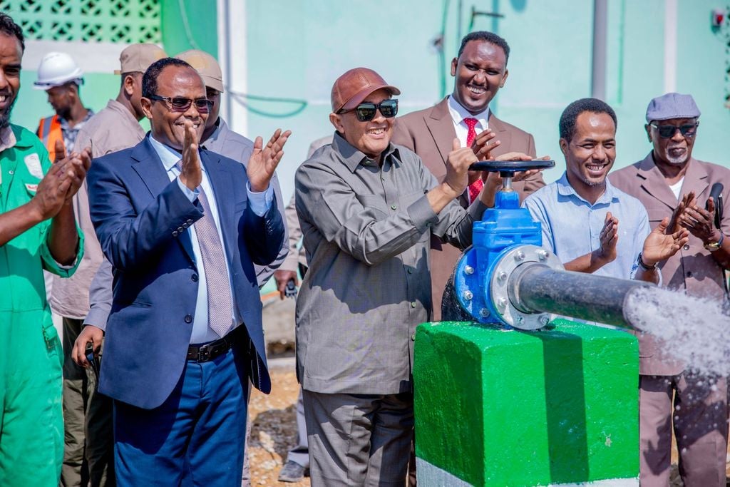 Muxuu Cirro ka soo qabtay Awdal?