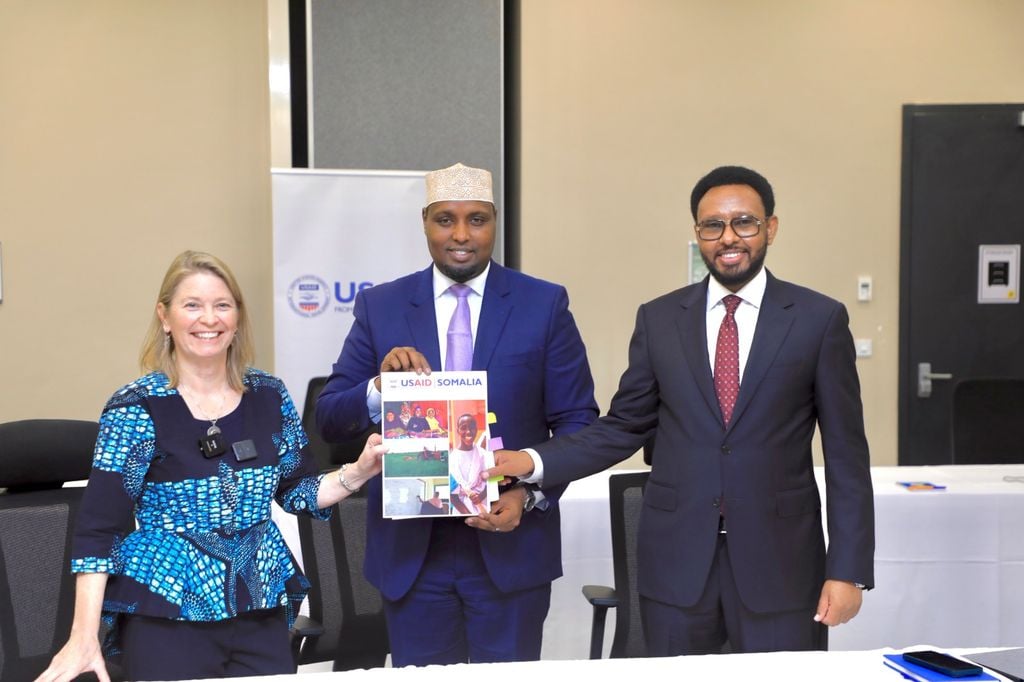 Soomaaliya iyo Mareykanka oo kala saxiixday $68.5 Milyan oo lagu xoojinayo Deeqda Horumarineed