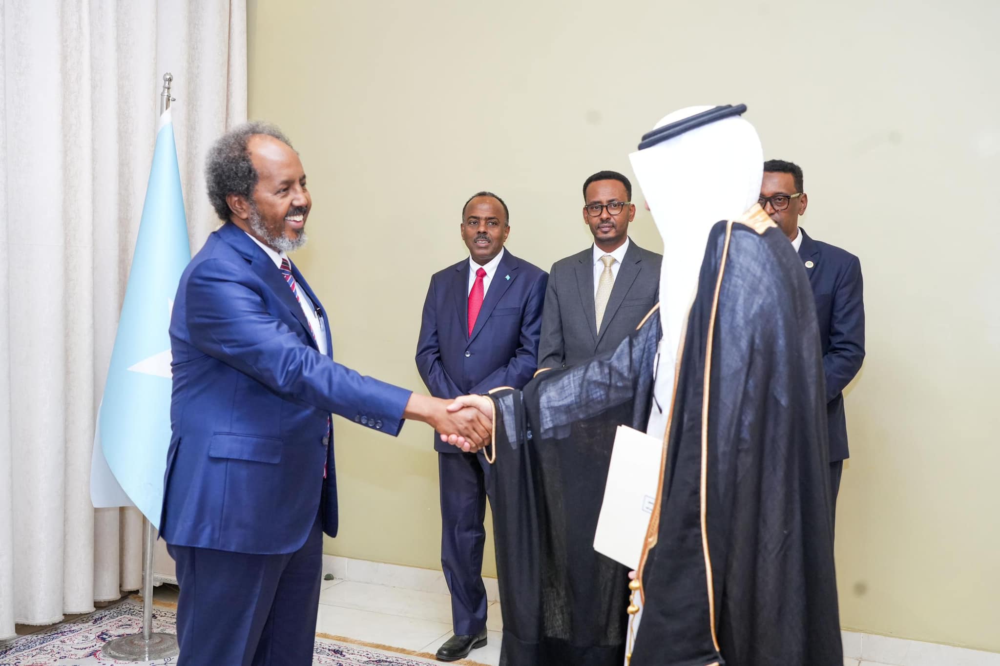 M/weyne Xasan oo dhowr safiir ka guddoomay warqadaha aqoonsiga