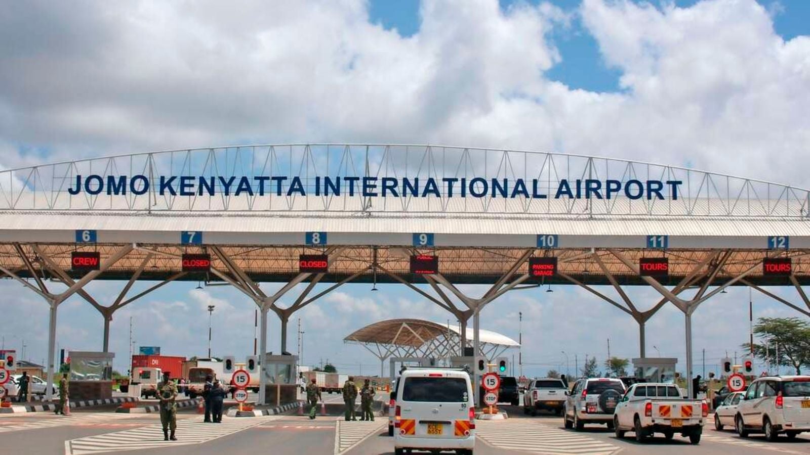 Shaqa joojinta shaqaalaha oo hakisay duulimaadyadii garoonka Jomo Kenyatta 