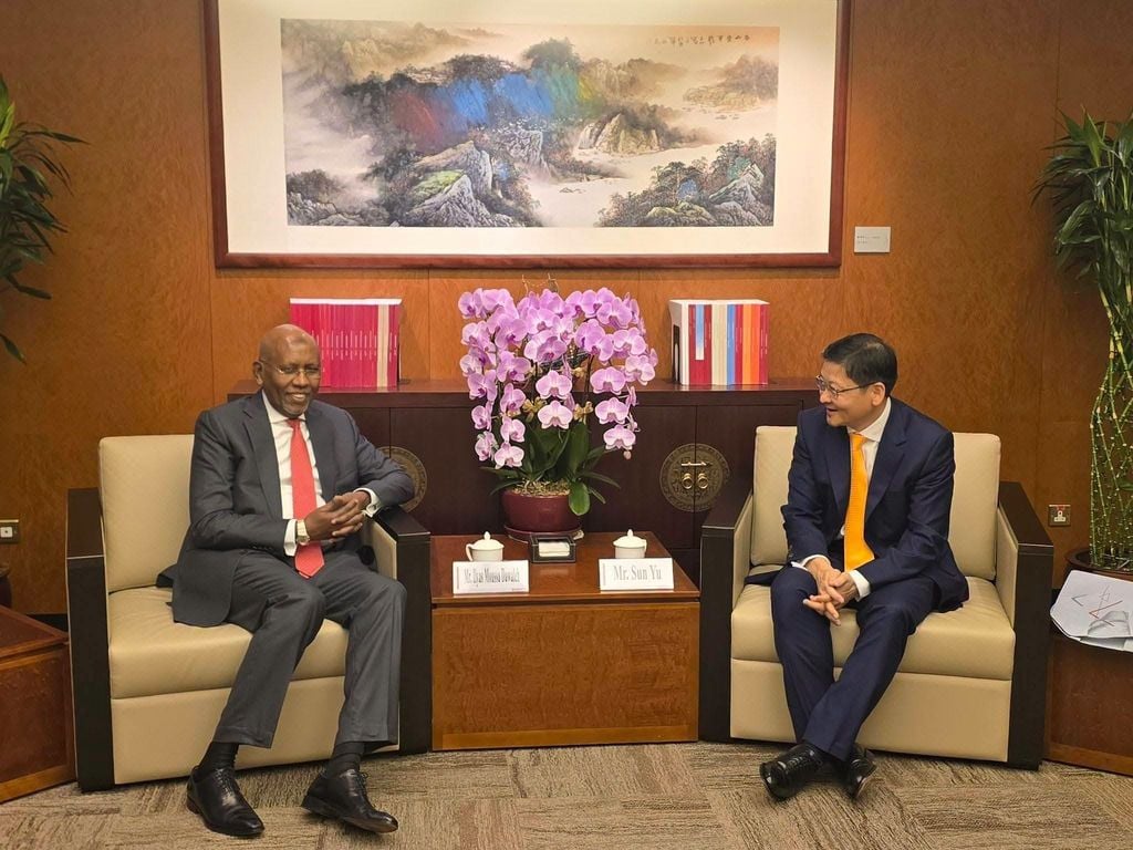 Jabuuti iyo Hong Kong oo ka wada hadlay iskaashi ku saabsan isku xirka gaadiidka badda iyo cirka