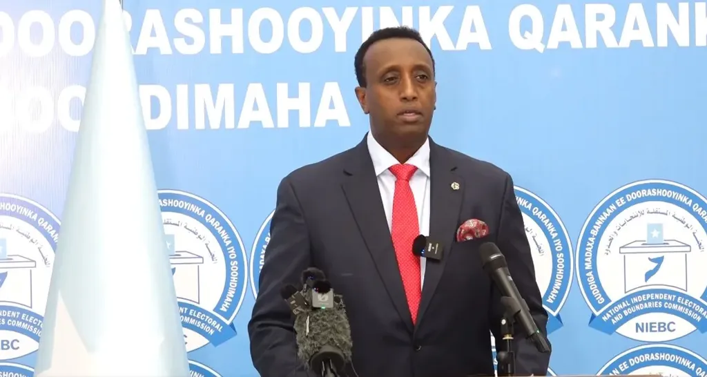 Imisa murashax ayaa u tartamaysa golaha deegaanka gobolka Banaadir?