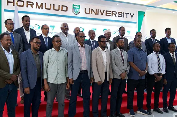 Jaamacadda Hormuud oo Muqdisho ka daahfurtay sagaal joornaal cilmiyeed