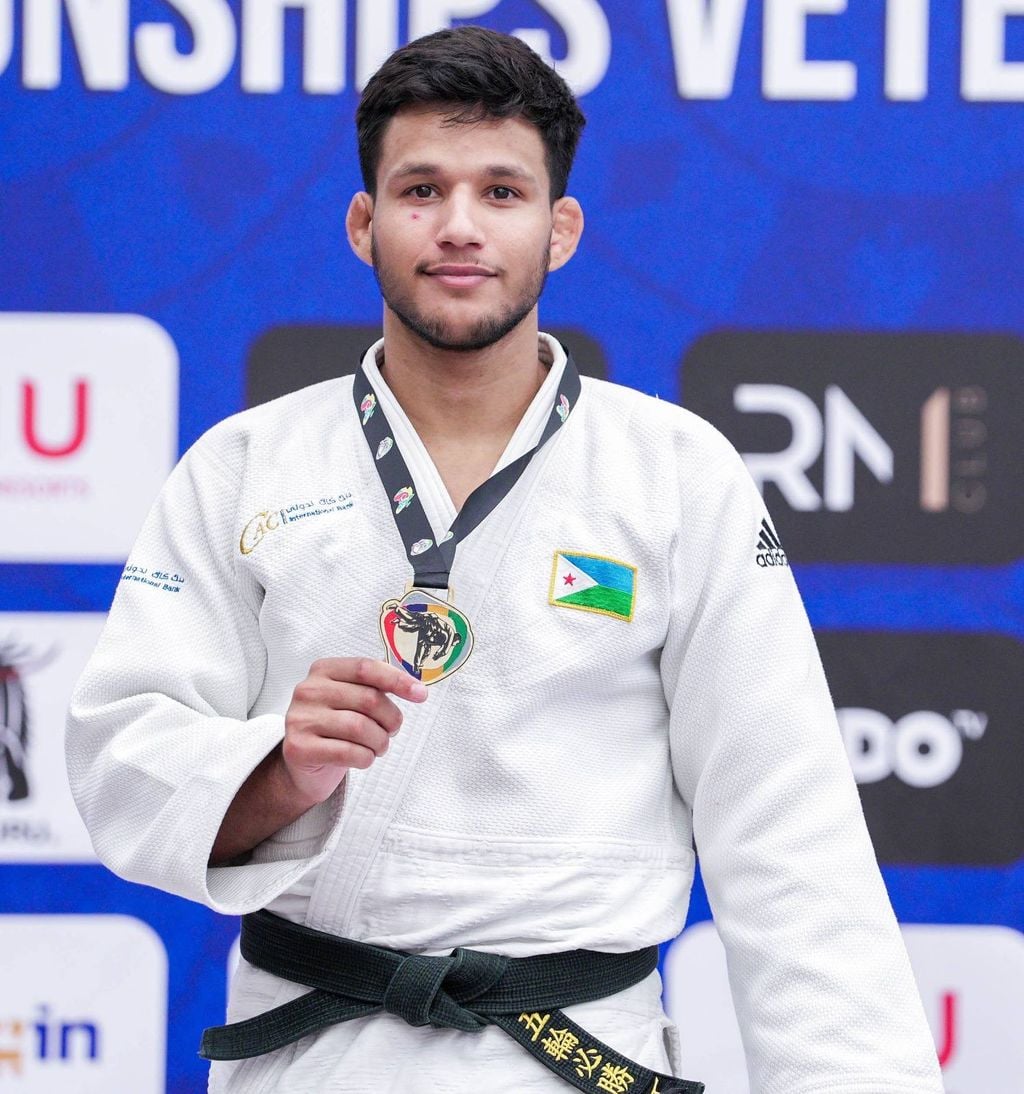 Aadan Xuseen Alexandre oo Jabuuti u qaaday billadda dahabka tartanka Judo