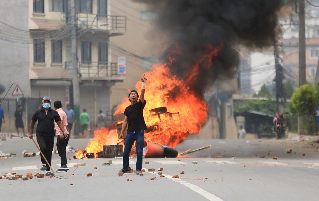Ciidanka Nepal oo Xukunka La Wareegay Kaddib Rabshado ka dhacay dalka.
