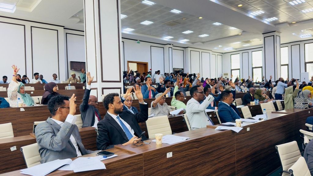 Xildhibaanno Ka Horyimid Lacag Looga Jarayo Mushaarkooda Ciidamada xooga