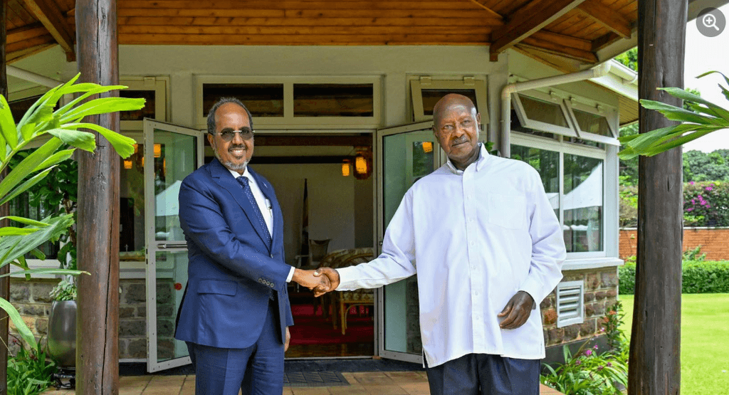 Xasan oo Museveni ugu hambalyeeyay dib-u-doorashadiisa lagu muransan yahay