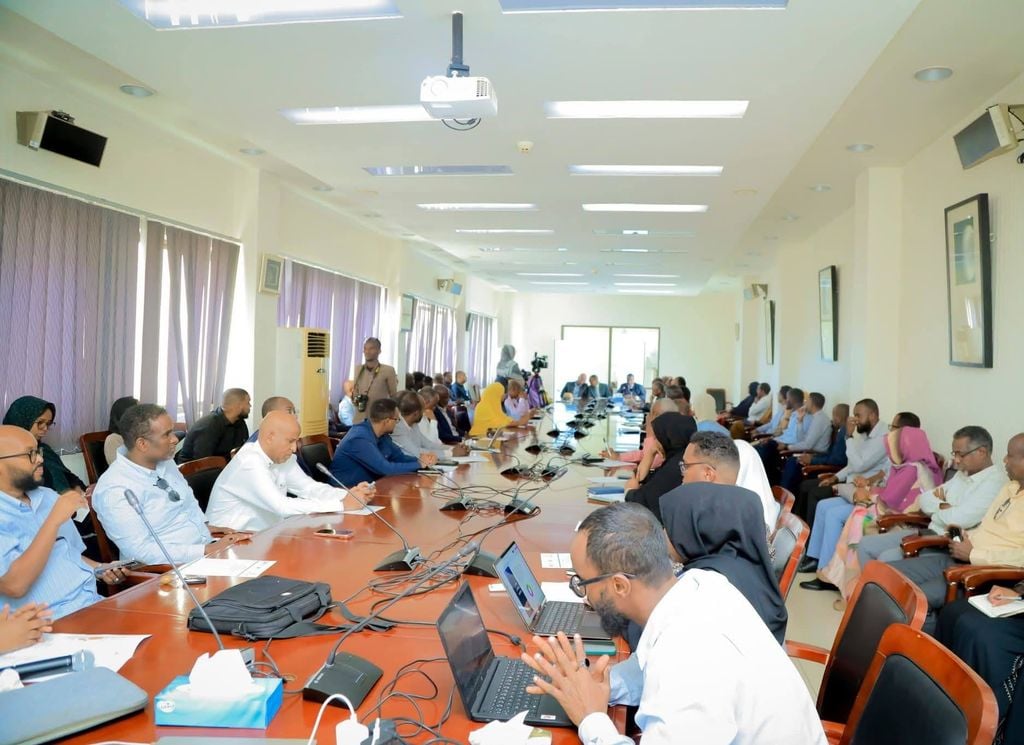 Jabuuti oo dib u habayn ku samaynaysa nidaamka qandaraasyada