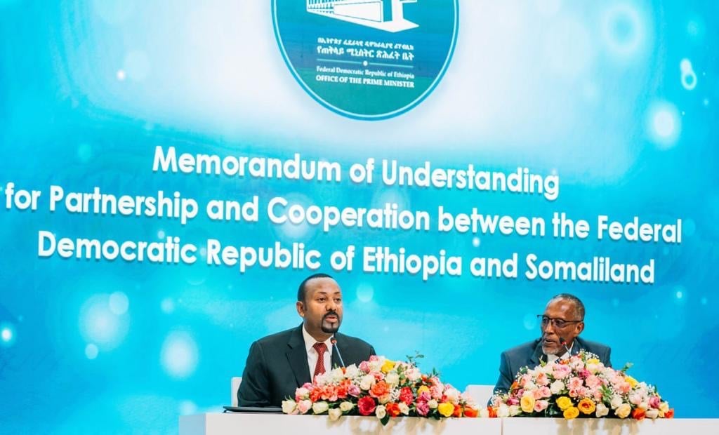 Abiy Axmed iyo Biixi oo kala saxiixday heshiis Itoobiya u ogolaanaya in ay hesho Bad