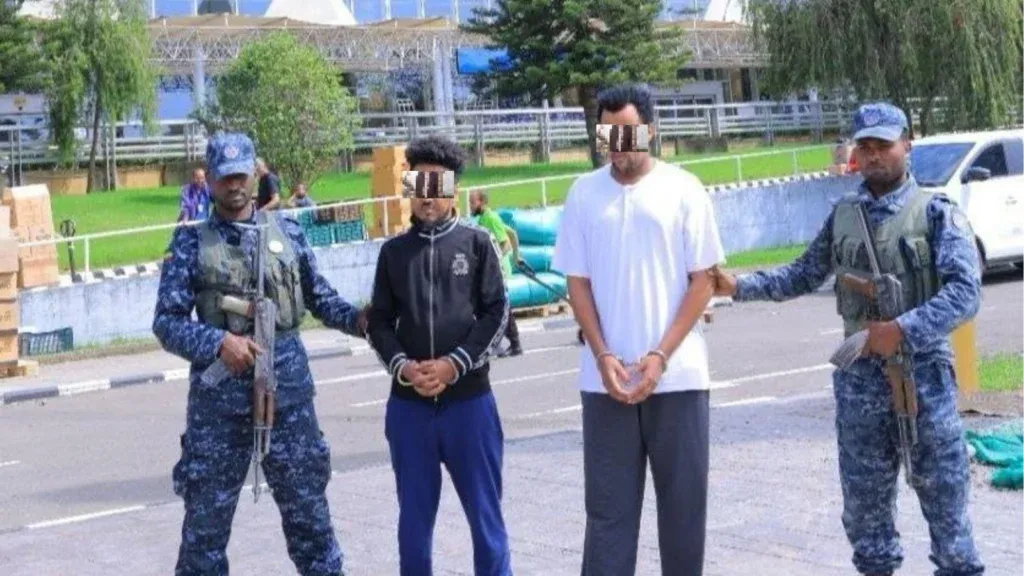 Laba hoggaamiye oo lagu eedeeyay shabakad tahriibin ah oo laga soo qabtay Dubai