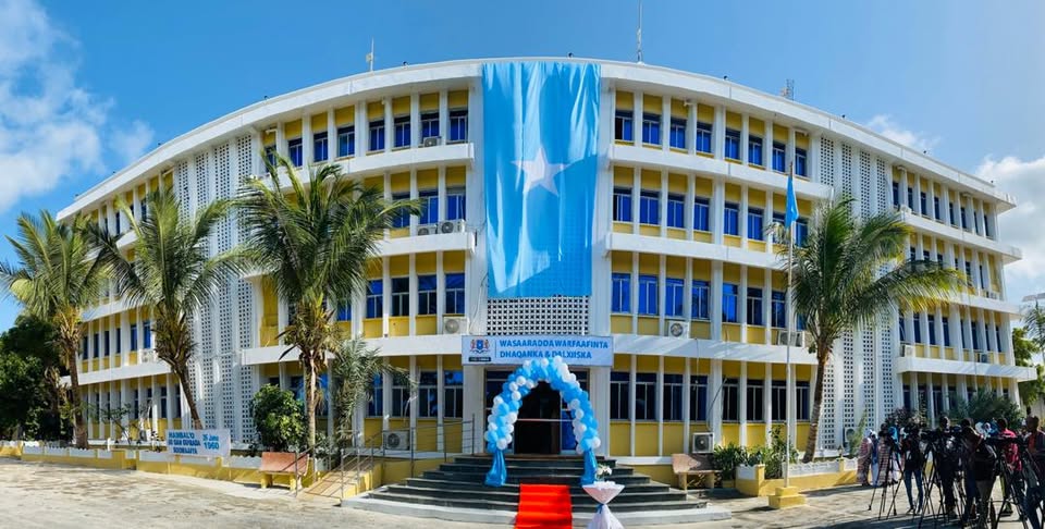 Dowladda oo mucaaradka ku eedeysay qorshe Muqdisho loogu kala qeybinayo qaab qabiil