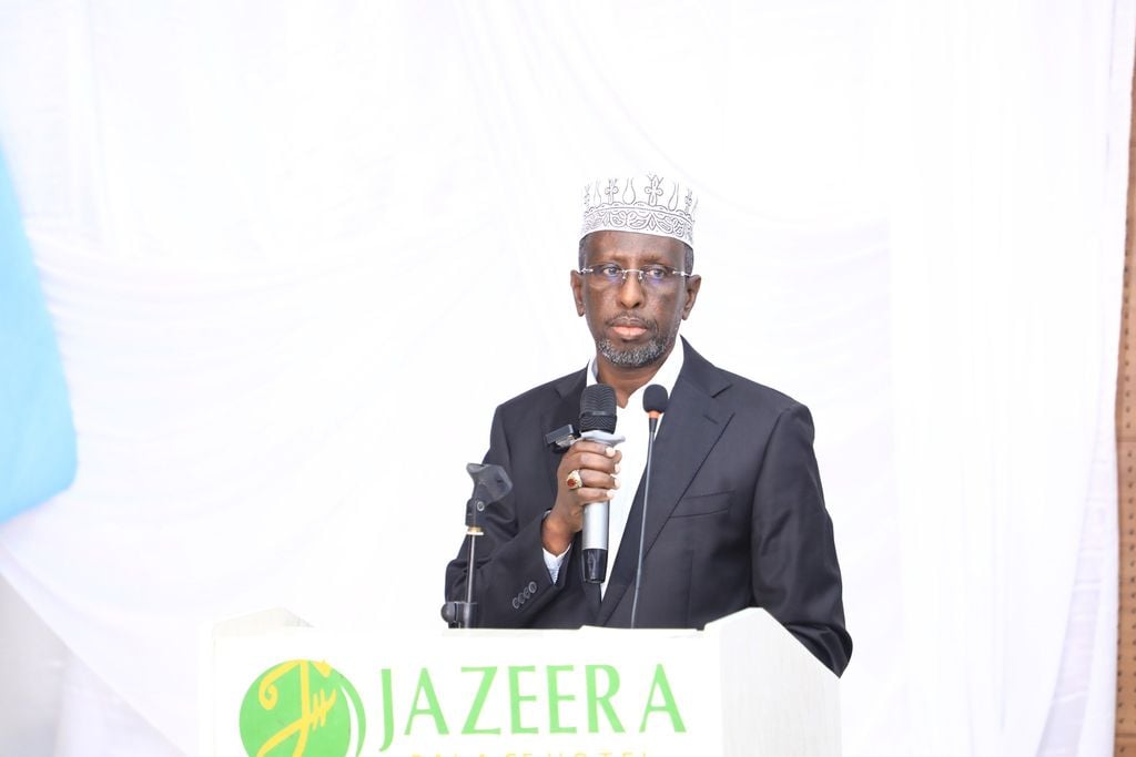 Shariif oo sheegay sababta dib loogu dhigay  Banaanbaxyadii Mucaaradka