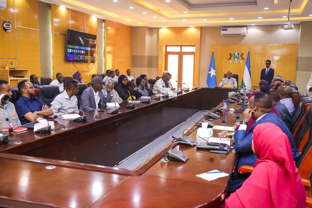 Puntland Oo Qorsheyneysa Shir ay la yeelato Deeq-bixiyayaasha 